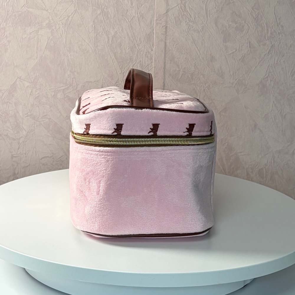 Juicy Couture Pink Cosmetic Case with Gold Accents Travel Case Train Case Makeup - Picture 9 of 10